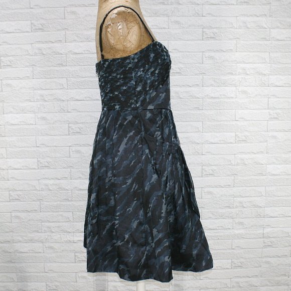 BCBGMAXAZRIA Dress Abstract Silk Prom Homecoming Cocktail Party Blue Grey  6 - Picture 5 of 13